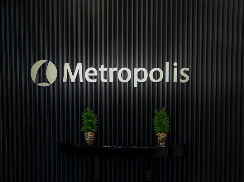 logo Metropolis Logo Metropolis